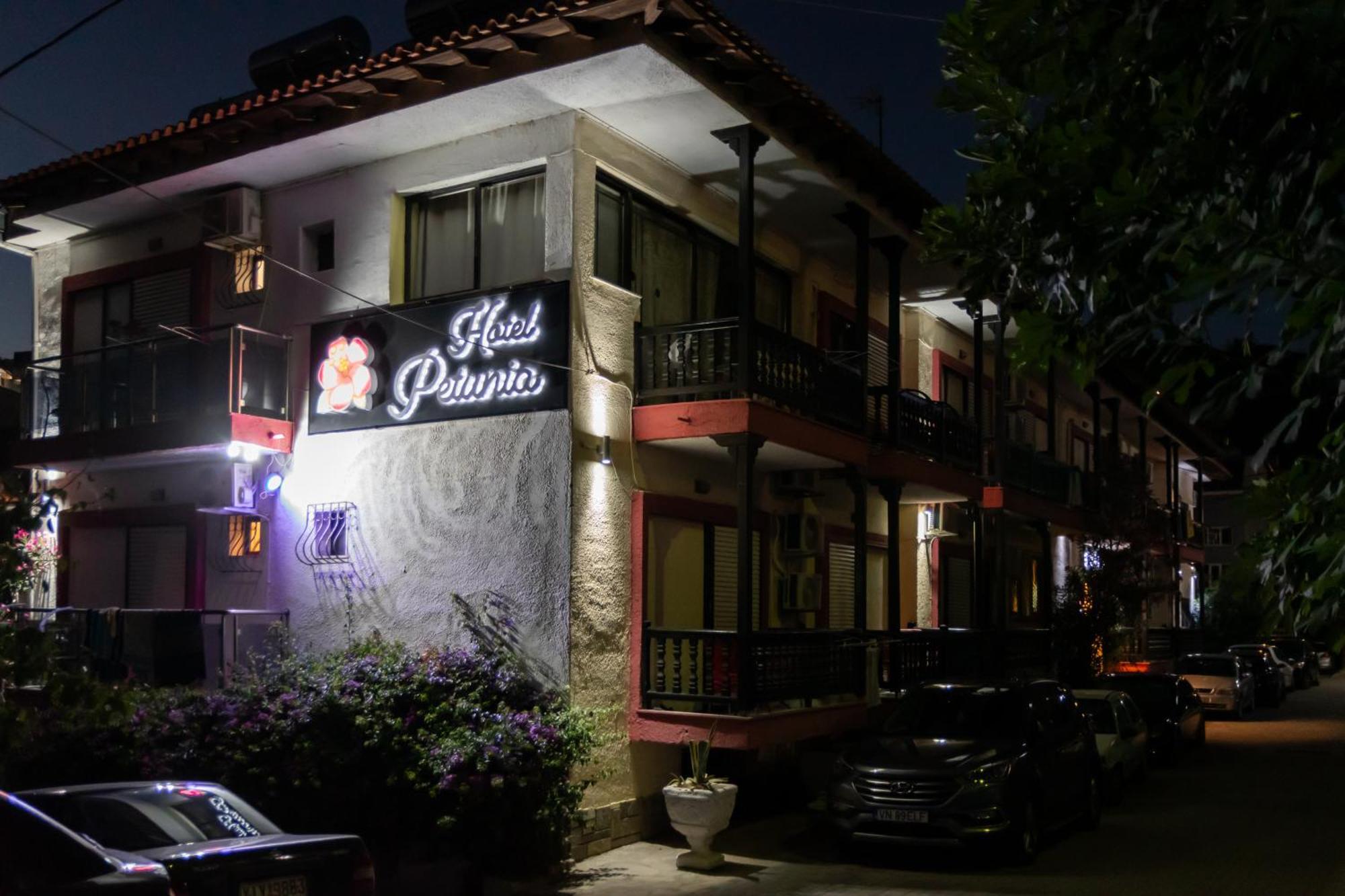 Hotel Petunia 네오스마르마라스 외부 사진