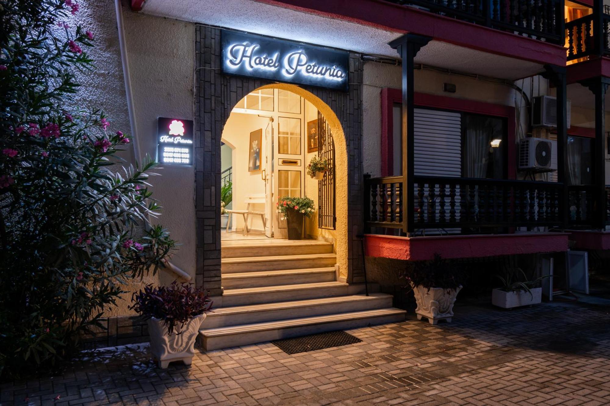 Hotel Petunia 네오스마르마라스 외부 사진